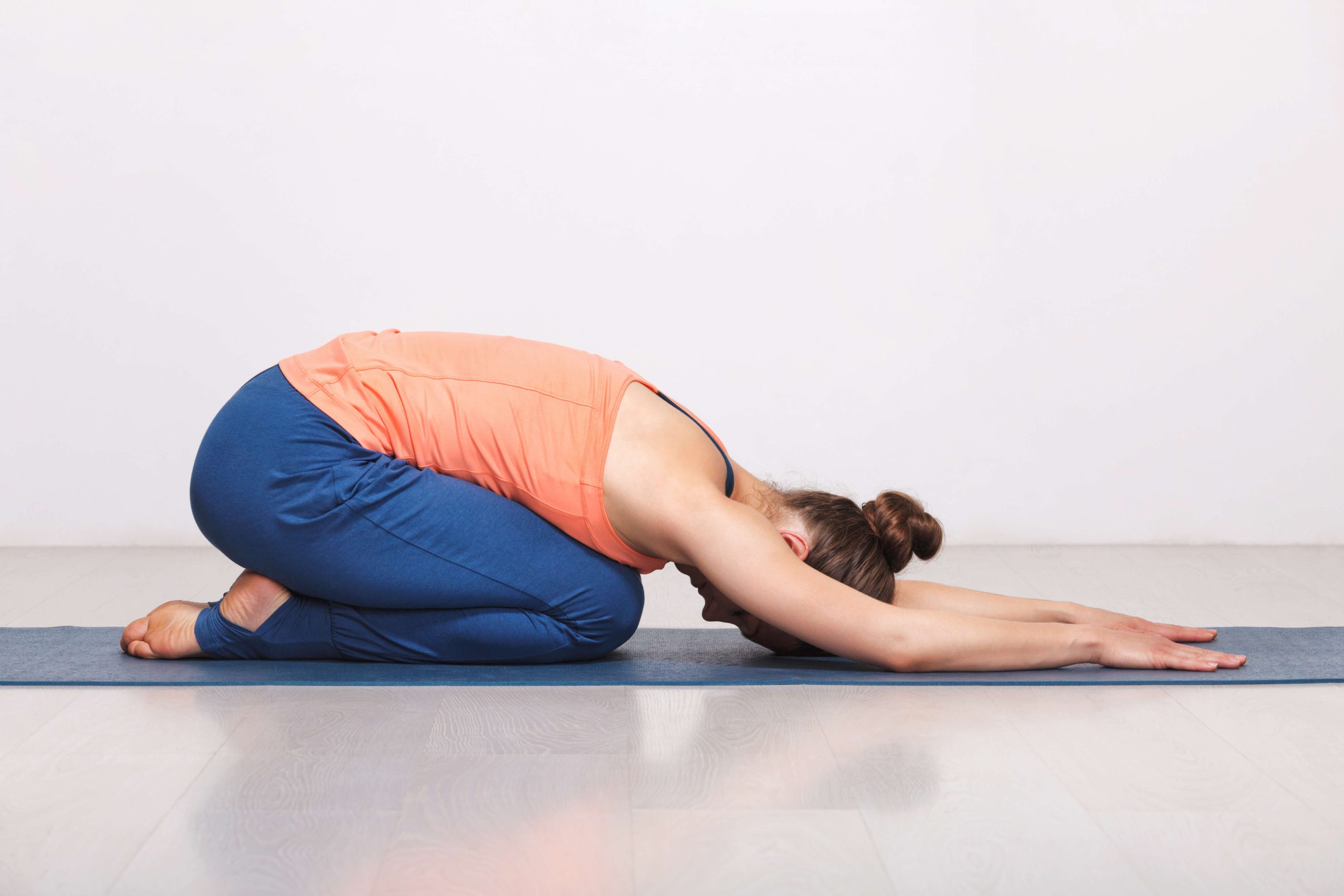 Three morning stretches to help relieve back pain shutterstock 700352680 scaled Three morning stretches to help relieve back pain