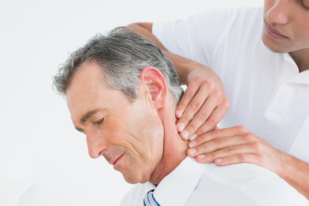 When to Seek Treatment for Neck Pain