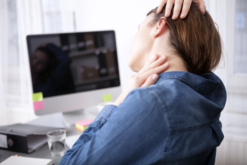 What causes neck pain and headaches? shutterstock 265380494 What causes neck pain and headaches?