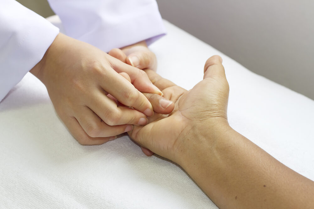 How to find carpal tunnel treatment in Horizon City, TX shutterstock 97590959 How to find carpal tunnel treatment in Horizon City, TX
