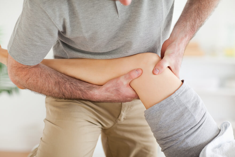 3 causes of pain or discomfort in the muscles above the knee shutterstock 84253378 3 causes of pain or discomfort in the muscles above the knee