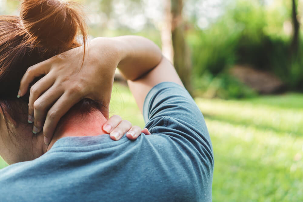 Two stretches you should try if you have neck and shoulder pain