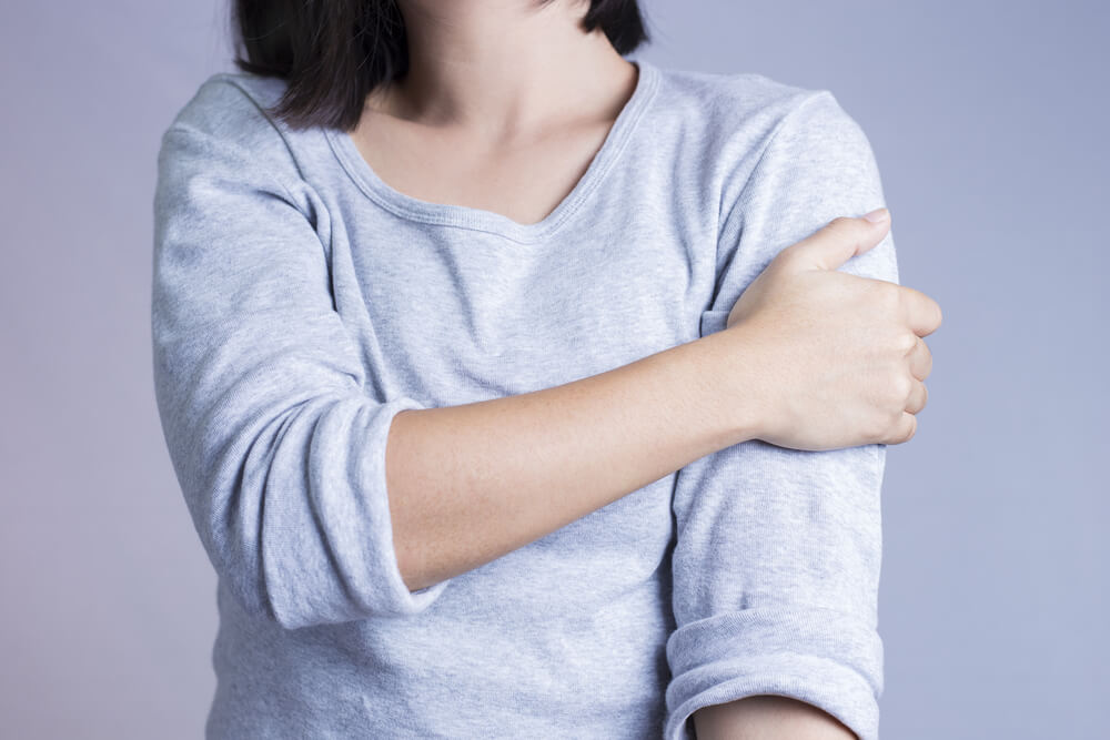 Why do I have shoulder and upper arm pain? shutterstock 336066254 Why do I have shoulder and upper arm pain?