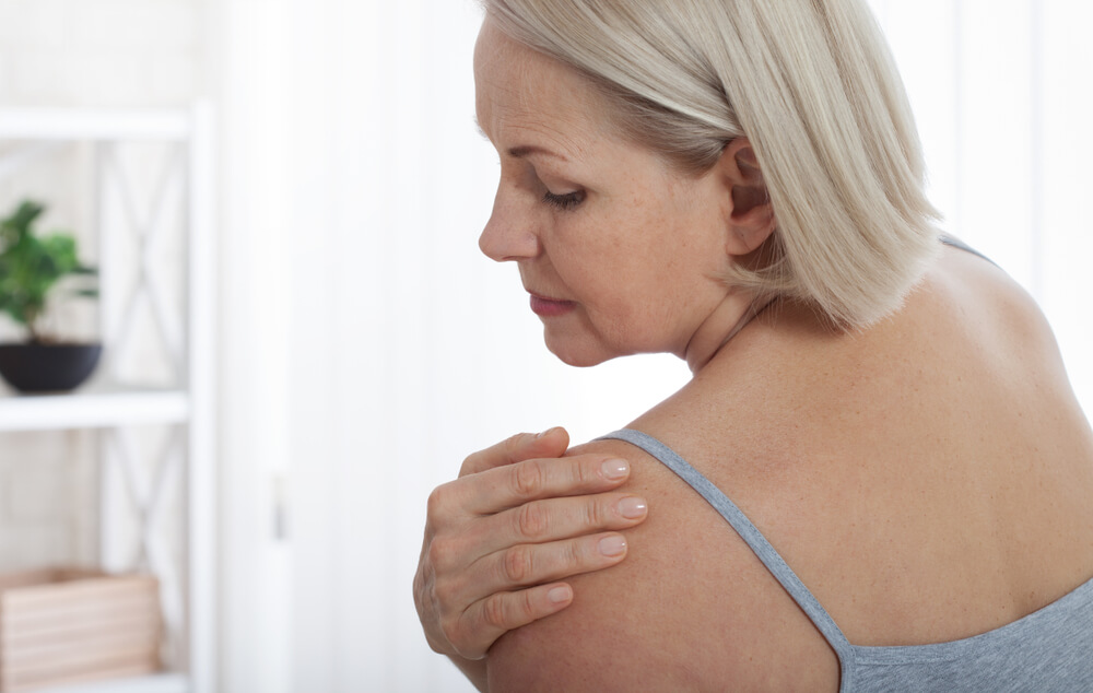 pinched nerve in shoulder symptoms