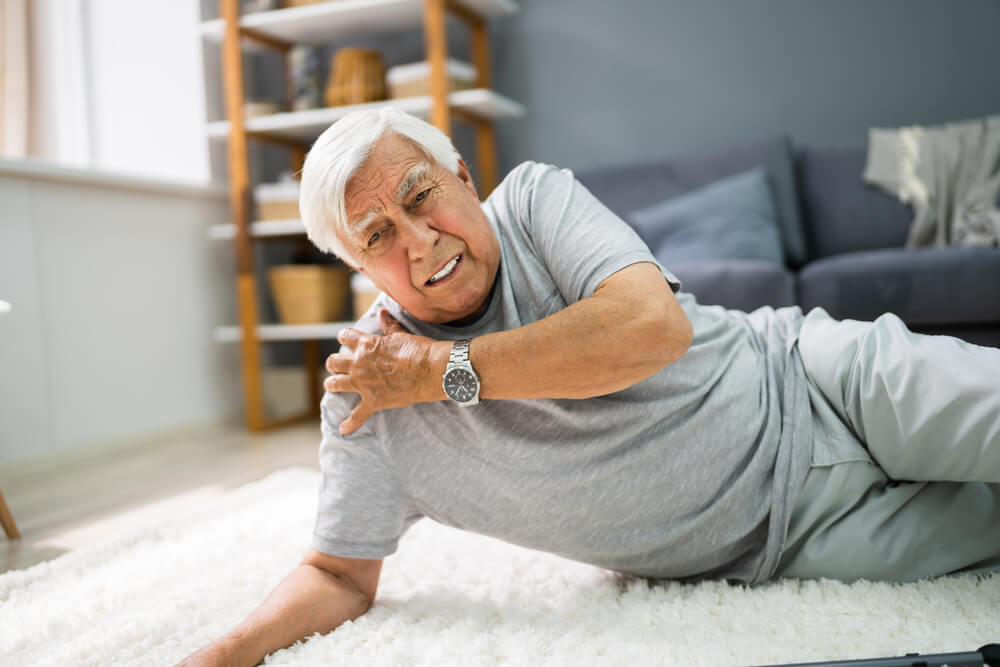 Struggling with shoulder impingement? Try these 6 exercises shutterstock 1792313161 Struggling with shoulder impingement? Try these 6 exercises