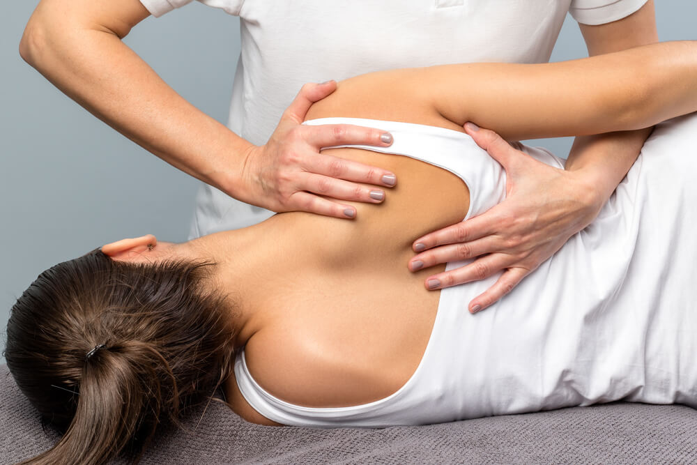 What can physical therapists do for the burning pain in my shoulder? shutterstock 662509306 What can physical therapists do for the burning pain in my shoulder?