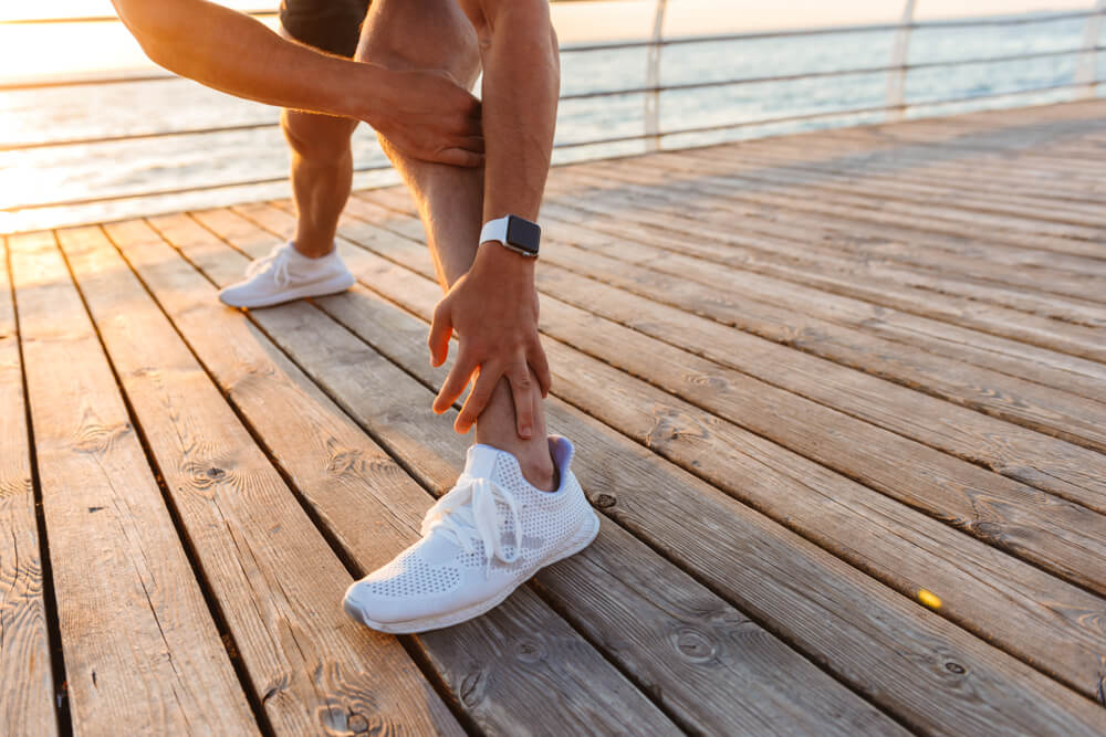 Are knee and ankle pain related? shutterstock 1142093960 Are knee and ankle pain related?