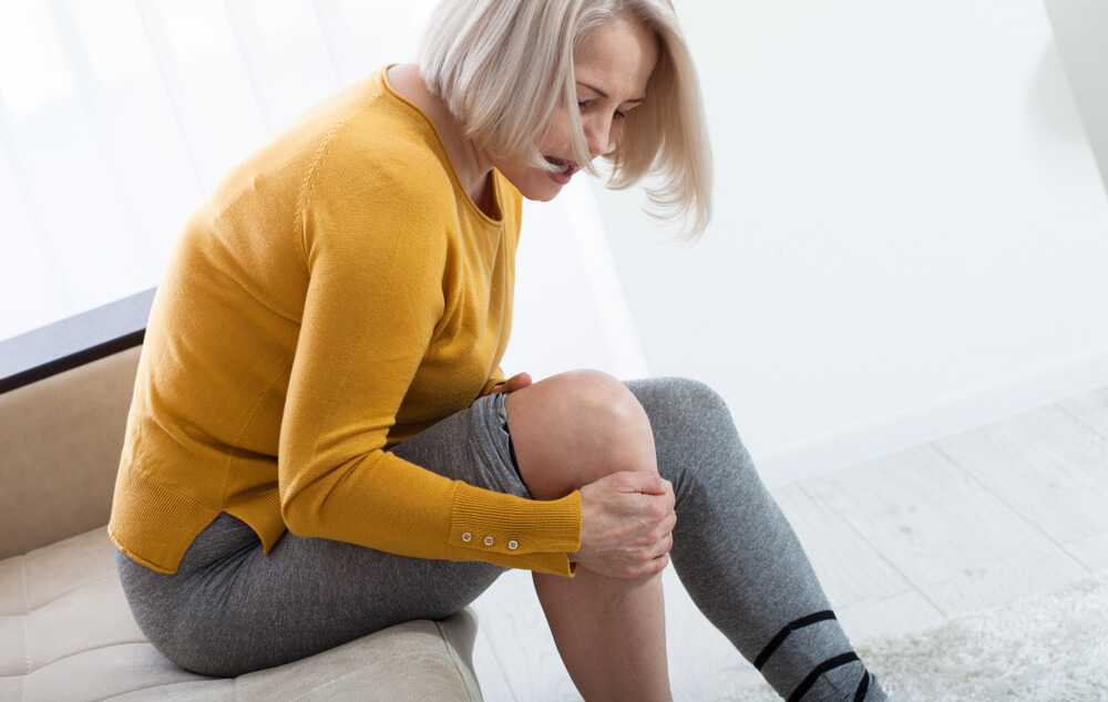 Stiff knee pain: 3 common causes and treatments shutterstock 1421905217 Stiff knee pain: 3 common causes and treatments