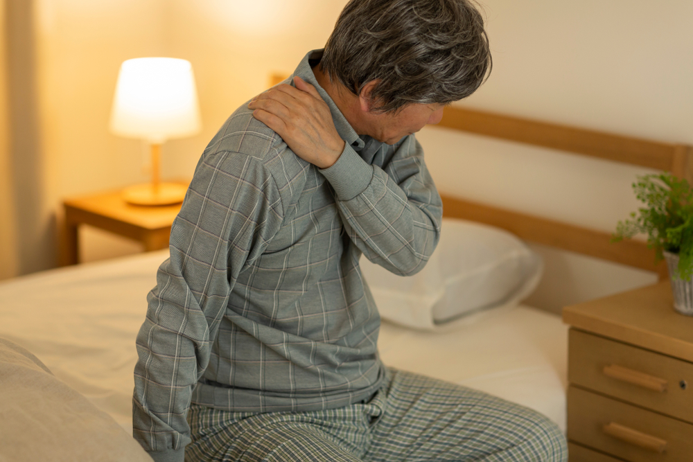 How should I sleep so that I'm more comfortable with shoulder arthritis? shutterstock 1331643470 How should I sleep so that I’m more comfortable with shoulder arthritis?