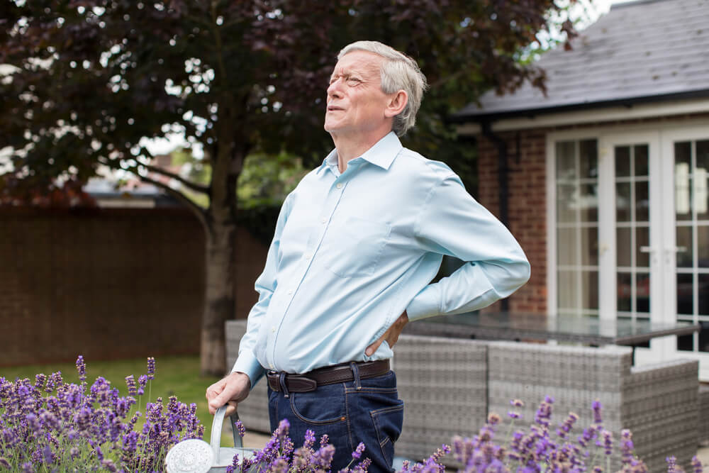 Why does my back keep cracking all the time? shutterstock 690857329 Why does my back keep cracking all the time?