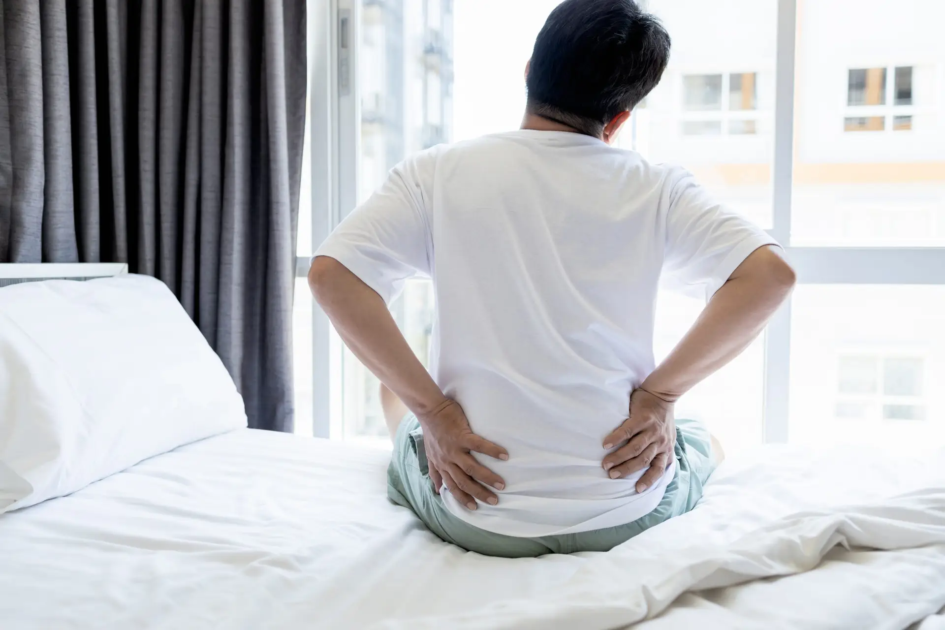 Does Heat or Ice Help SI Joint Pain? AdobeStock 606710872 scaled Does Heat or Ice Help SI Joint Pain?